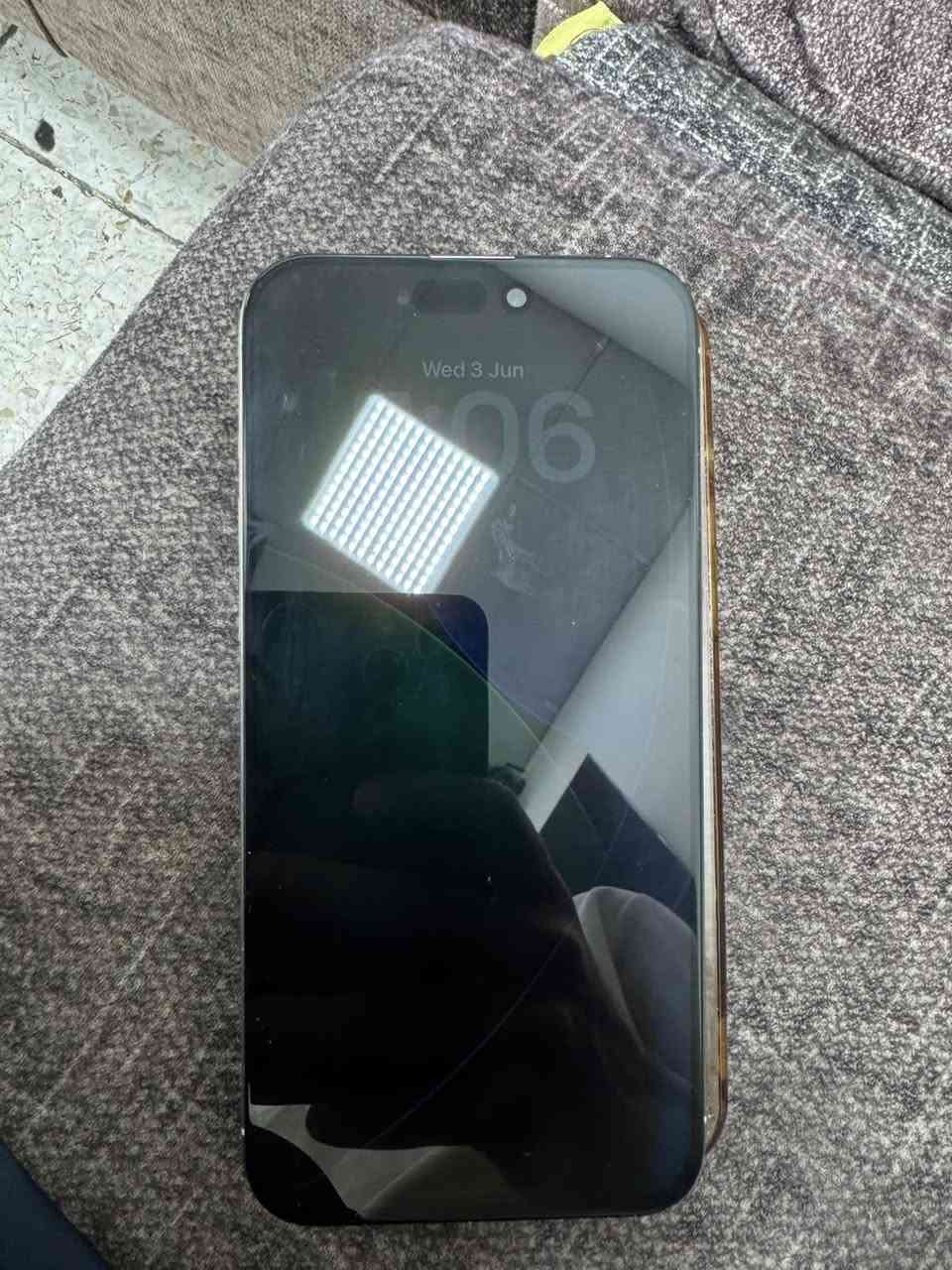 ايفون 15pro max  لون  الابيض تليفون شخط مابي جديد كله  مبدل شاشه افضل نوعيه بلسوك  بطاريه 85. ذاكرته 256 استخدام بيت 
تواصل ***********
