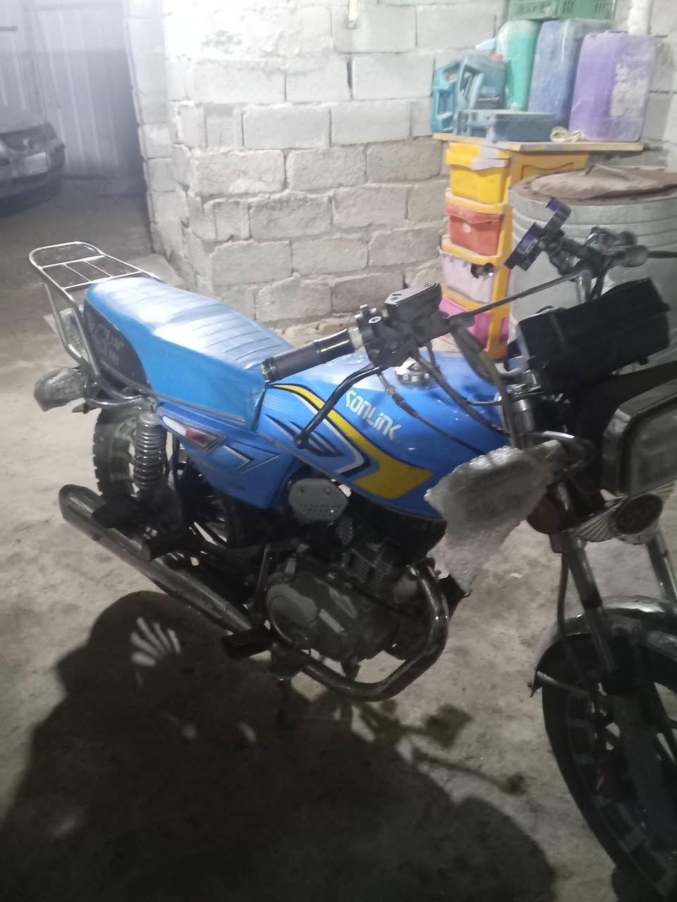 السلام عليكم سونك 24 نازله بل 25 وياه بصمتين تشغيل عند بعد المكينه خرسه أوراق الدراجه نضيفه بمعنه الكلمه *********** بيه َواتساب بس السعر 725 وبيه مجال حك الجيه  الدراجه كامله خاليه من النقص المكان البياع
