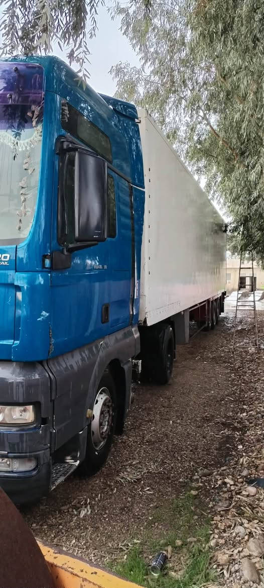 مان تيكا 2007 تخم تاير مع براد شغال كير محرك بشرط التحويل رقم الماني محرك انجكتر430كير عادي مكان سياره كلار ***********
