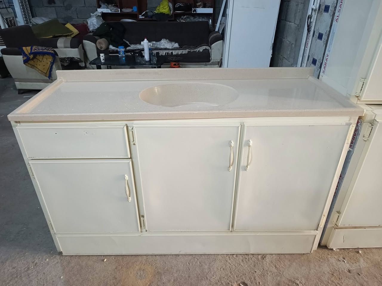 فرۆشتنی خیرا
ئە م کە وانتەرە بۆ فرۆشتن
2.50 کە وانتە رە کە  سنگی 1.50
نرخی تە نها 250هە زار
مال بۆ کە س دانانیم هە رکە س زوو هات پیرۆزی بیت
ژ.م***********
شوین.کە لار.شە هیدان جادە ی ئاوارەکان
