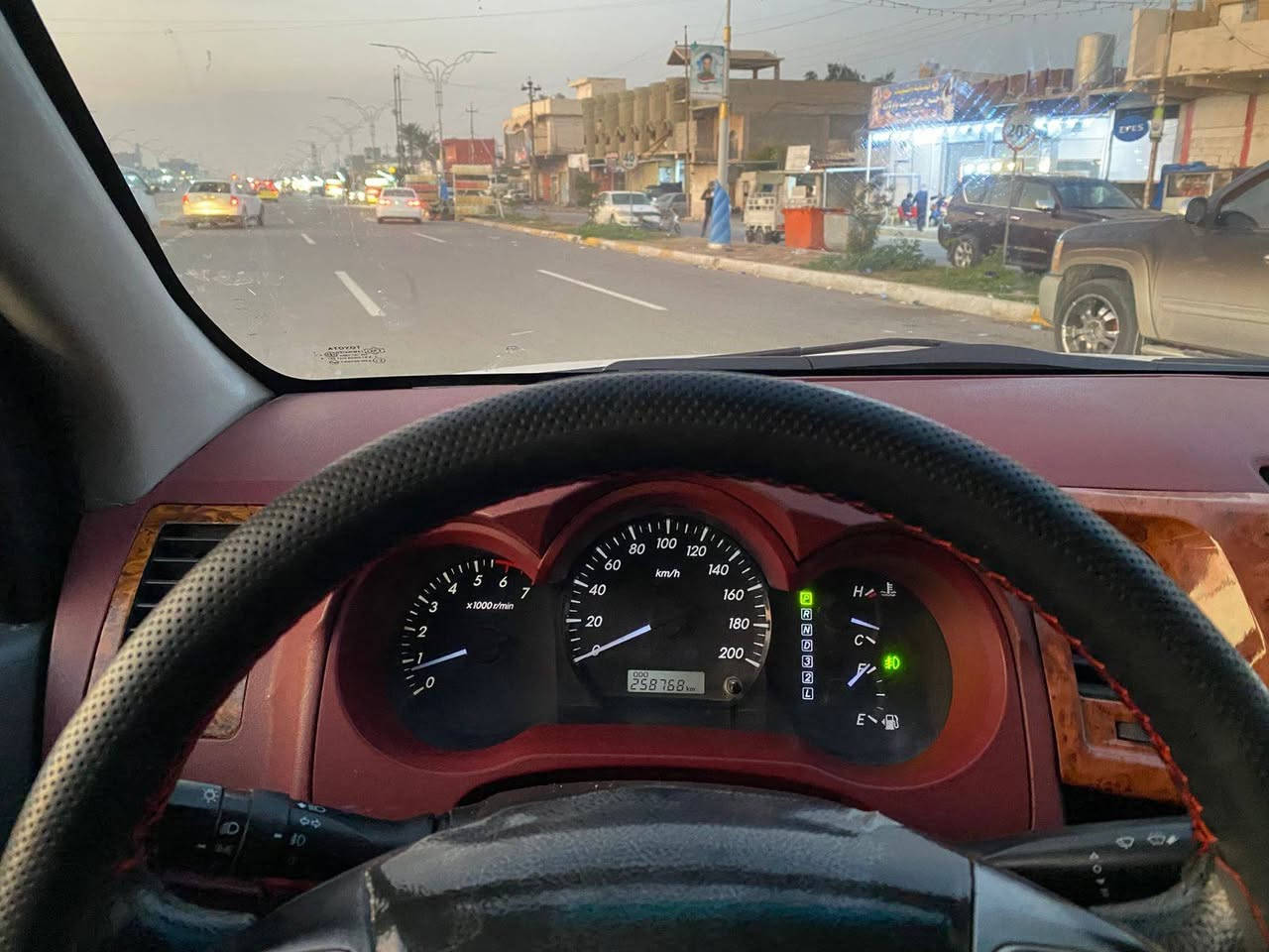 سلام عليكم
للبيع تويوتا هايلوكس 2013 فور ويل دبل اكسل كويتي مذهب فول مواصفات كير اتماتيك 
رقم بغداد الدولي شرط التحويل السياره بسمي ويل كروم 
شاصي 22
مواصفاتها 
يدات مذهبا وموصفات الكويتي معروفه 
تحكم استيرن جهتين 
شاشه أندرويد شادلها 
كامرى خلفيه 
ابلوتوث 
دوشمه جديده 
السياره كير محرك كفاله عامه جديده وما متعوبه على ايدنه
مكان السياره طوز خورماتو أو كركوك 
بيع أو مراوس حسب القناقه
سعرها 180وبيها مجال للطيبين
رقم الهاتف /***********
