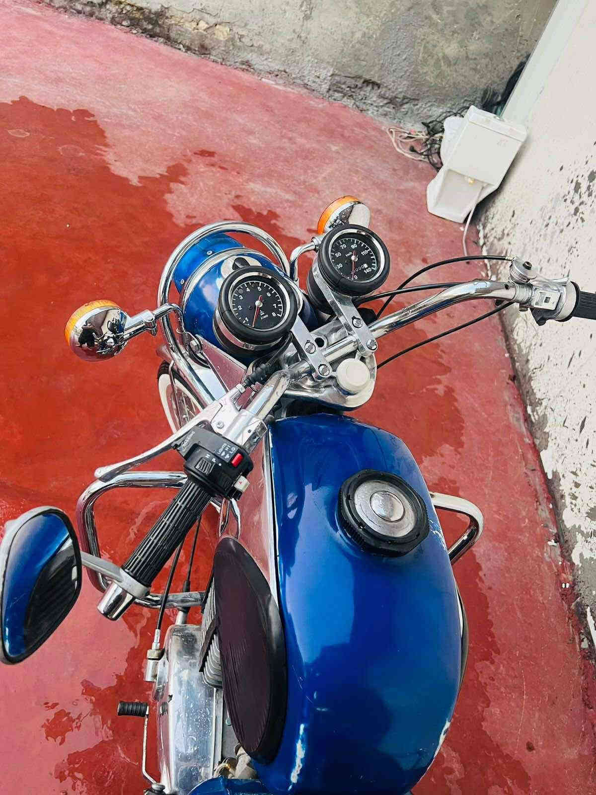 السلام عليكم احترامي للخوه
دراجه للبيع موديل ٨١ امزت  مكفوله من كلشي شغل وترايك بصره
 السعر 1600 وبيهن مجال حك الجية
***********
بغداد جسر ديالى
