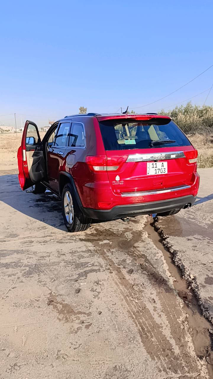 السلام عليكم جيب 13 خليجي ليمتد كفاله عامه و السونار موجود بالصور فول مواصفات محرك وگير جدد. صدر حداديه جديده معروضه ١٩٢ وبيها مجال 
ديالى الخالص 
***********
