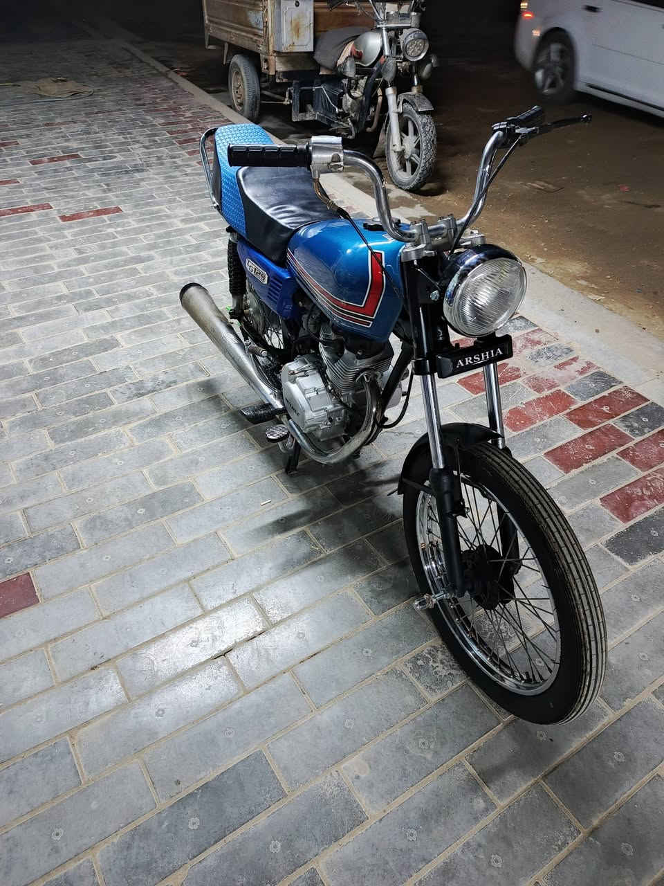 السلام عليكم دراجه للبيع شاصي نامه شلامجه موديل 18كلك رقم شاصي بي ومكينه انتنس برغي ممفتوح بيها موديل 23 وغراض 26 تعمير جديد كله غراض نامه سعرها 400 وبيها مجال قليل مكاني بابل الحله شارع 80 مال كربلاء ***********
