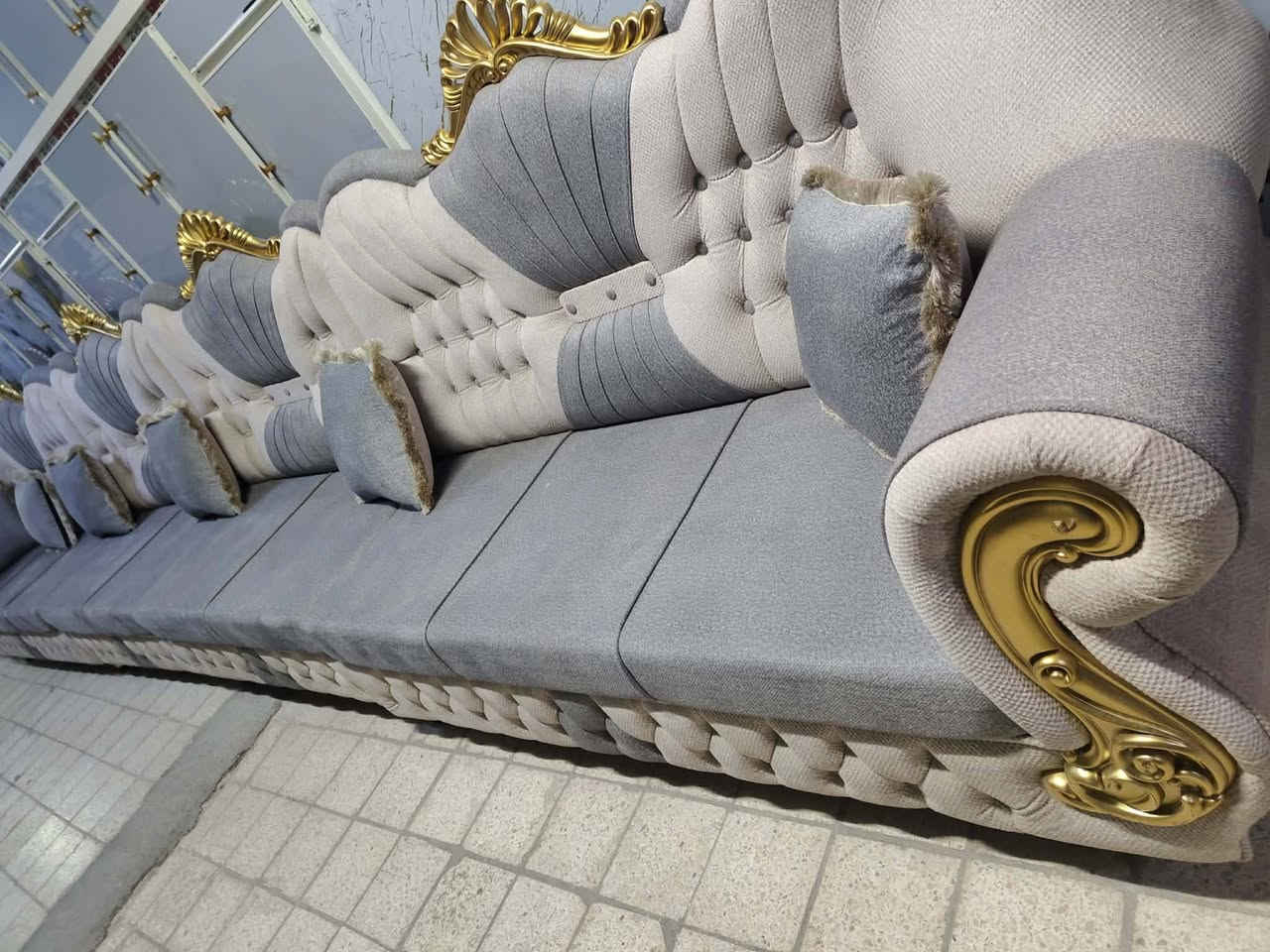 معرض زياد الأثاث المنزلي 🫴
وصول ديوان فصال شغل الموصل حطاطه 
شغل ثقيل يوجد قياس 8 أمتار أبو التاج مع هديه 6 كوشات 
ديوان فصال الموصل قياس 7 أمتار 11 مقعد رجل مالته خشب 
شغل الدواوين كله ثقيل 
وصل ضمان الجودة 15 سنه 
يوجد فصال وحسب الطلب 
العنوان تكريت شارع الزهور خلف افران الكرخ وقاسم مول معرض زياد الأثاث المنزلي 🫴 
***********
