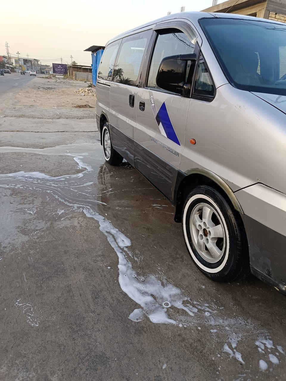 ستاركس رقم واسط خصوصي ٨ راكب موديل ٢٠٠٤ ***********
