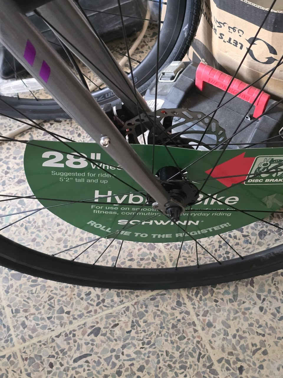 السلام عليكم بايك للبيع فقط امريكي الألمنيوم بالكامل حجم ٢٨ جديد بالكرتون غير مستخدم المواصفات مبينه بالصور بعده بالجيس مع كتلوك مالته سعره ٣٨٠ دولار هو كامل عليه اغلى بس داريد ب٤٠٠ الف 
مكان بغداد لا يوجد توصيل


**إذا كنت صاحب هذا الإعلان وتريد حذفه لأي سبب، رجاءا أرسل رسالة إلى الدعم الفني**