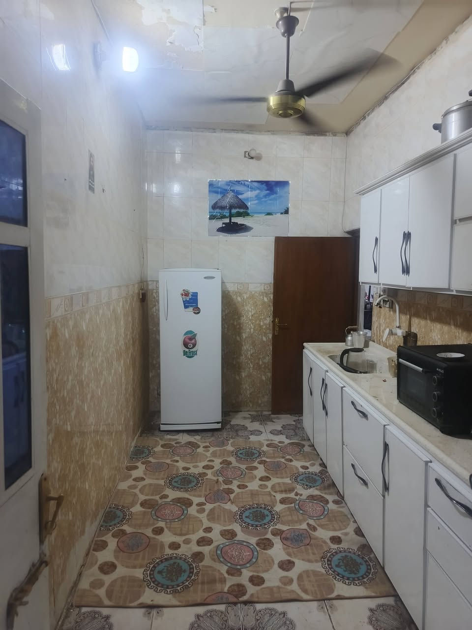 السلام عليكم 
بيت البيع في منطقة كرغوال عرض الشارع 8م 
مساحه 100 متر طابق ونص 
واقع حال 120 
***********
 خامس فرع عن الشارع العام قريبا عن الشارع 
السعر قفل 95
