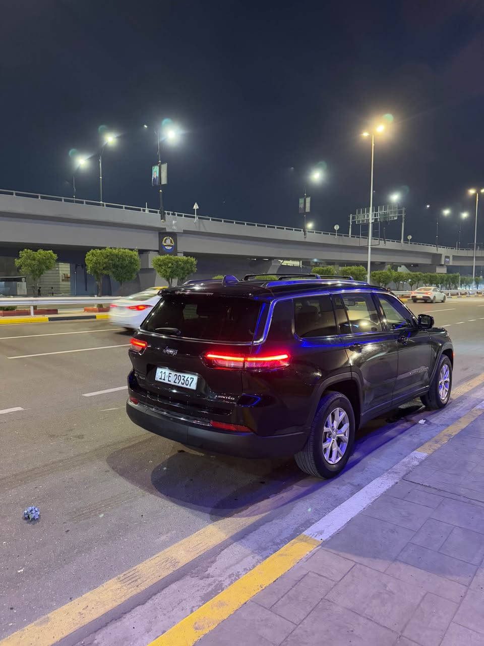 ياالله
للبيع او مراوس 

السلام عليكم جيب كراند شيروكي 2022 وراد امريكي لون اسود 

السعر 290$ 

Jeep Grand Cherokee2022 Limited 

         حجم المكينه : 3600 سته سلندر 

المسافة المقطوعة : 52 الف كيلو 

الضرر : جاملغ مصبوغ ربعه والبنيد مبدل لون يعني قطعه وحده صبغ   

          حالة الايرباك : دركه + دشبول

#مواصفاتها

1.شاشه 

2.بصمه

3. تشغيل عن بعد

4.دمام خلفي

5.كشنات جلد

6.كشن السايق ميموري

7.كشنات كهرباء

8.صندوك كهرباء

9.حساسات خلفيه

10. قطع تبريد 

11.اشاير بالمري

12.رادار امامي

13.رادارات 360

14.ثلاث وضعيات قياده

15. كشنات منفصل 

16. كير ماوس

17. نظام منحدرات

18. هيترات بالكشنات 

19.ويل كب كروم

20.لايتات لد

21.بكلايت لد

22.كشافات

23.بصمة ابواب

فول مواصفات 1/1 جاهزه مرقم بغداد تحويل ثاني يوم

تفاصيل اكثر هذا رقمي ***********  تحياتي 

مكاني بغداد الحريه بغداد, العراق
