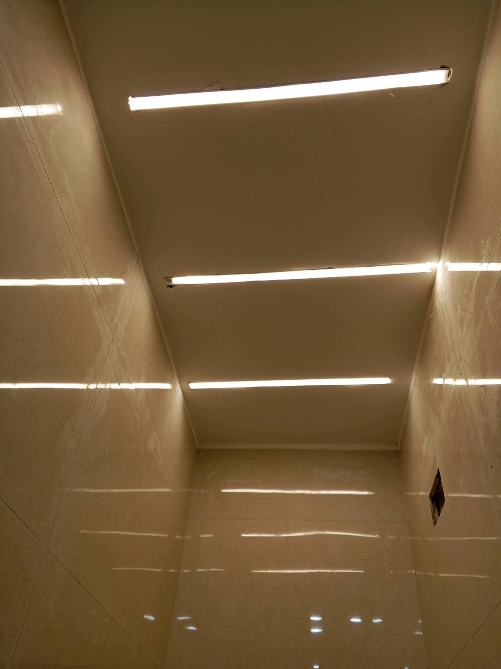 المهندس  للتأسيسات الكهربائية والصحية داخل بغداد وباحدث الطرق للاستفسار 
المراسله او الاتصال ع الواتساب 
0774 829 1594