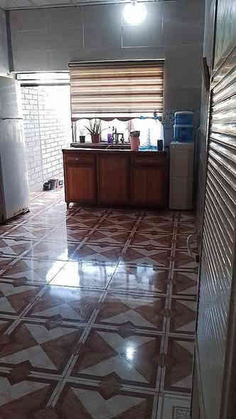 سلام عليكم عندي بيت زراعي للبيع المكان عادليه قرب جامع السلام بصف حي بدر المساحه البيت 200متر الواجهه 8 النزال 25 البيت كامل مَواصفات وبي محل الي يريد يفتحه السعر 59 وبي مجال قليل لاستفسار خاص او رقم الهاتف ***********
