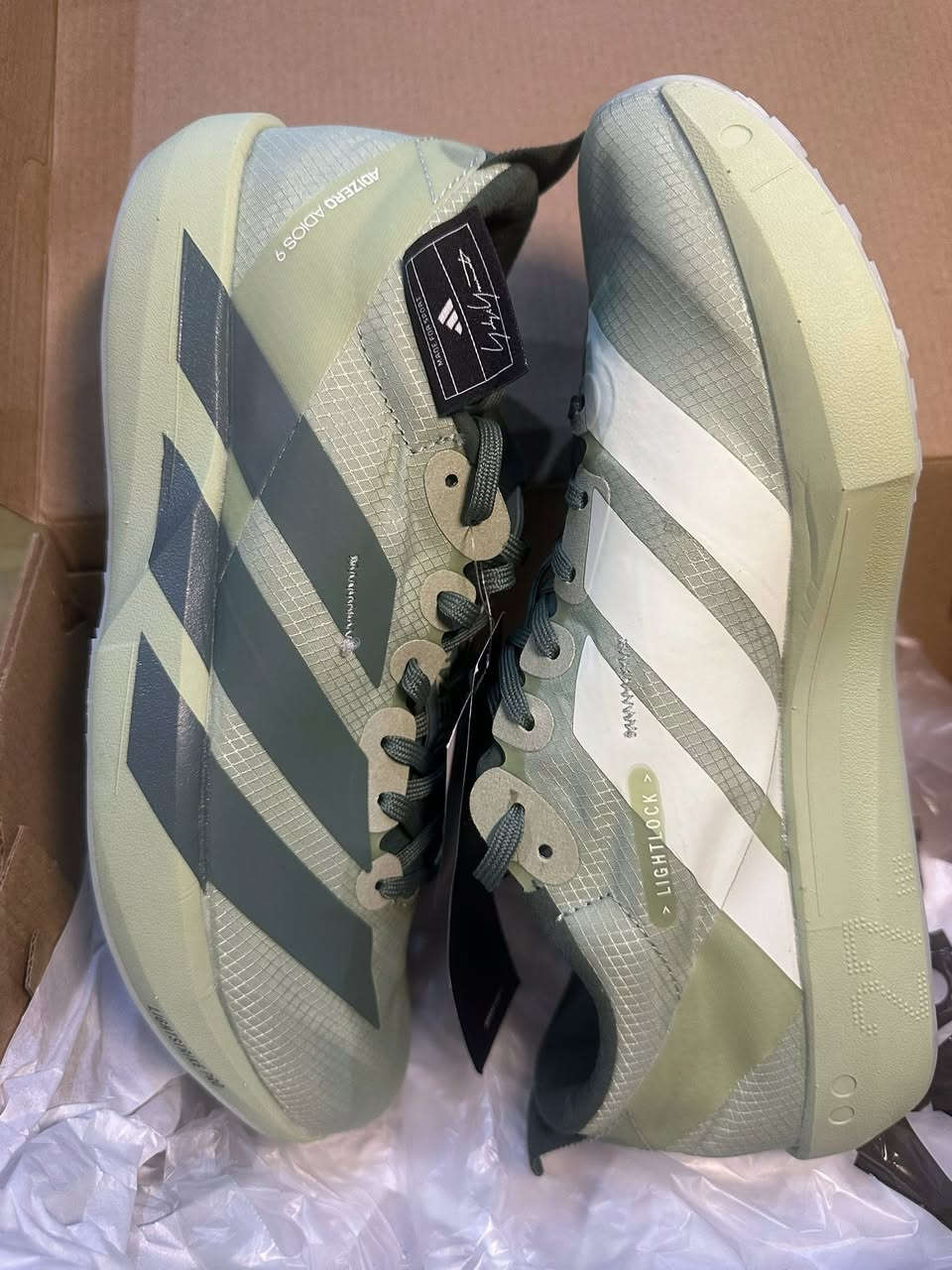 Y3 adidas 
قطعة تحفة خطوط صفحة عن صفحة تختلف 
قياس موجود بالصور وكل القطعة تفاصيلها بصور


**إذا كنت صاحب هذا الإعلان وتريد حذفه لأي سبب، رجاءا أرسل رسالة إلى الدعم الفني**