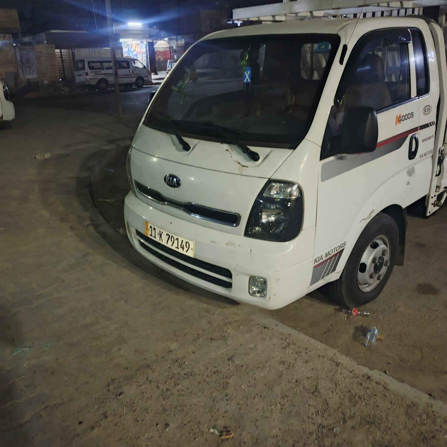 السلام عليكم السيارة مكفولة كفالة عامة عن الحلال والحرام بس المكينة بيها تبخير كية فحل السعر 145 ورقة وبيها ماجل
***********

