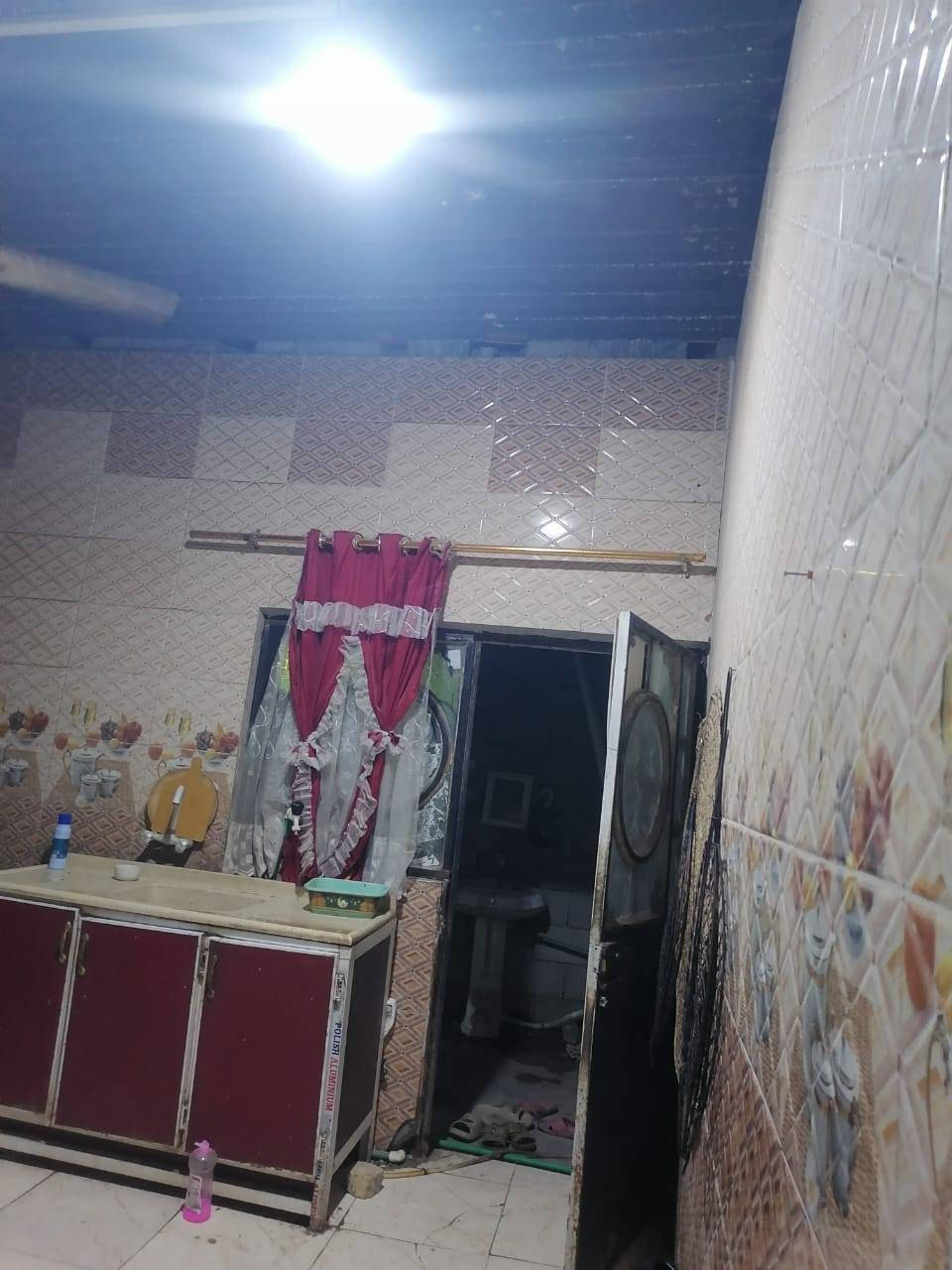 بيت مساحة ١٥٠طابو سكف كونكريت زراعي ٢٥ ب قرب مدارس ابتدائيه ومتوسطه بنات +مدرسة ولد+روضه…بيت بيه غرفه وحده ٦ متار +صاله كبيره+دوانيه+مطبخ+منور بظهر البيت كبير حديقه سعر55 وبيه مجال… .جزيره چويمه قرب مدرسة الكباسي***********
