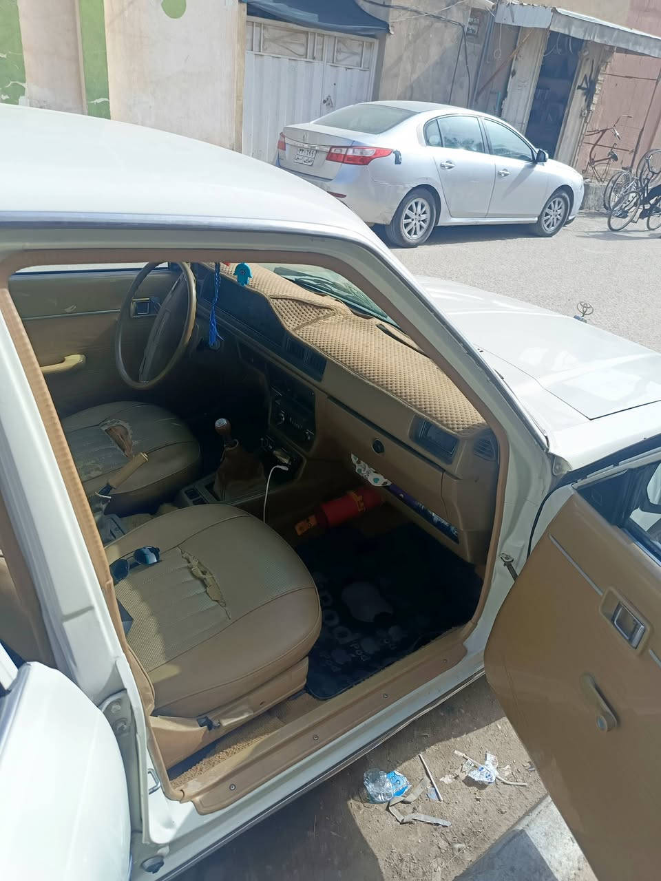 السلام عليكم كرونا للبيع مستعجل
موديل 1981 رقم نينوى انكليزي بسمي تحويل ثاني يوم 
صبغ عام بدون ضربه كهربائيات كله شغاله وتبريد وتدفئه
تخم تاير جديد مكاني كربلاء سعر 48 وبيه مجال قليل
***********
