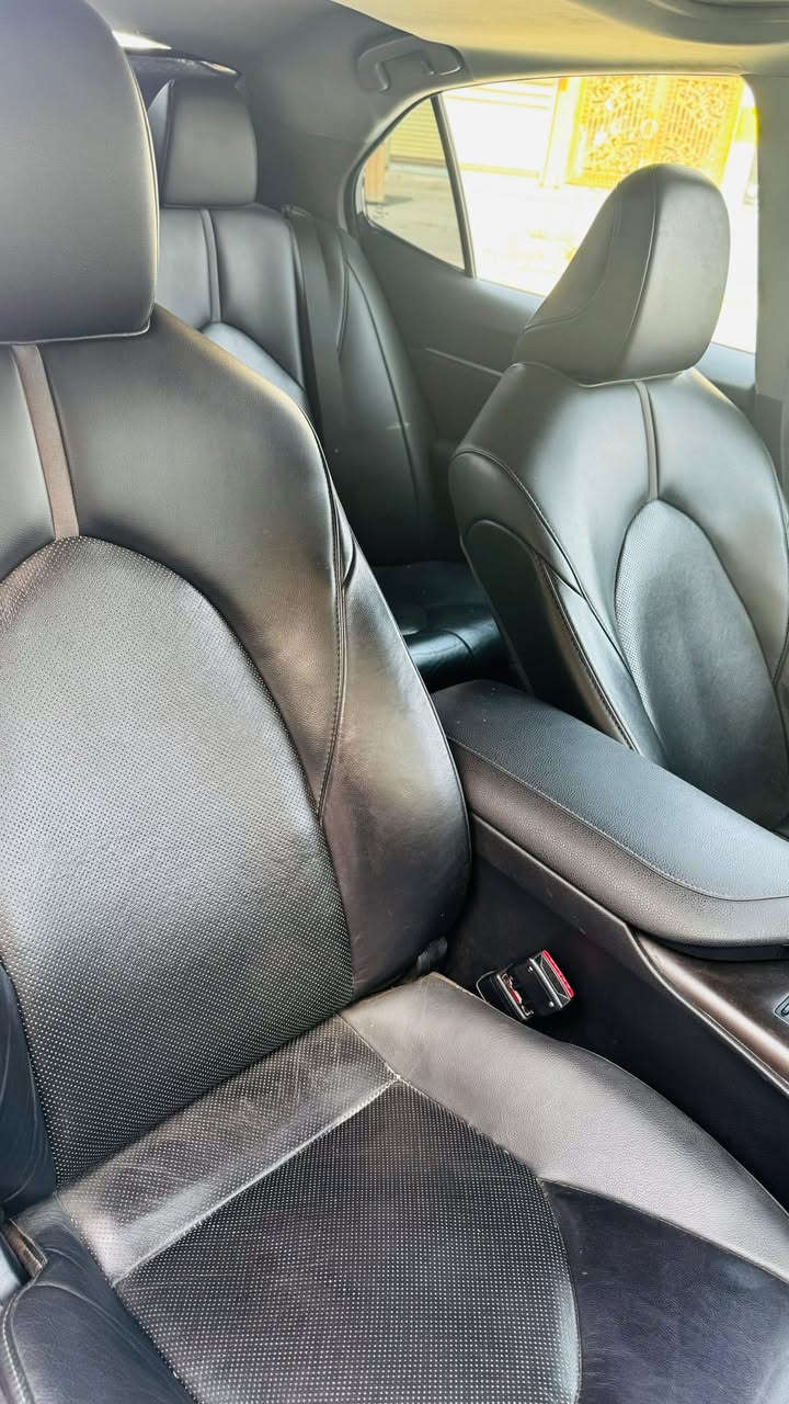 السلام عليكم
Toyota Camry XLE
كامري 2023
هايبرد وبانزين 
محرك 2500
فول مواصفات للاخير فتحة
بصمة 
رادار 
تحديد مسار 
قياده ذاتيه 
شاشه وكامره خلفيه 
اشاير بل مري 
كشنات جلد اسود 
ماشية78كيلو
ويل 18
سايد بريك بصمه
تحكم ستيرن 
ضرر بنيد + شويةبداية القمارة
جاملغ الخلفي بارد بسيط 
 رقم بغداد باسمي تحويل ثاني يوم  السعر 210$ مجال بسيط    الشراي يتصل ***********
