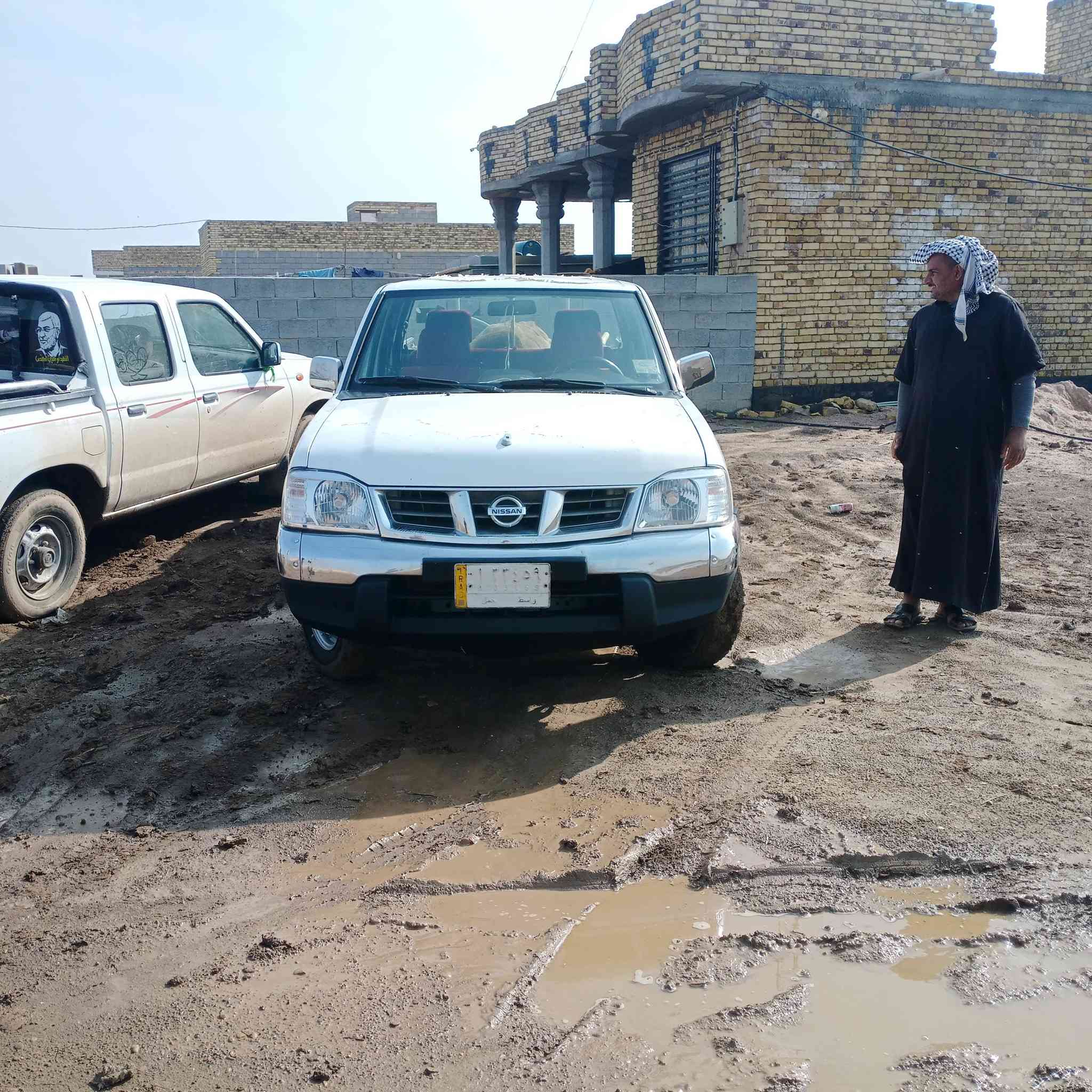 سلام عليكم سياره البيع نيسان موديل 14 ب قلعت صالح الحاب ينتصل ***********
