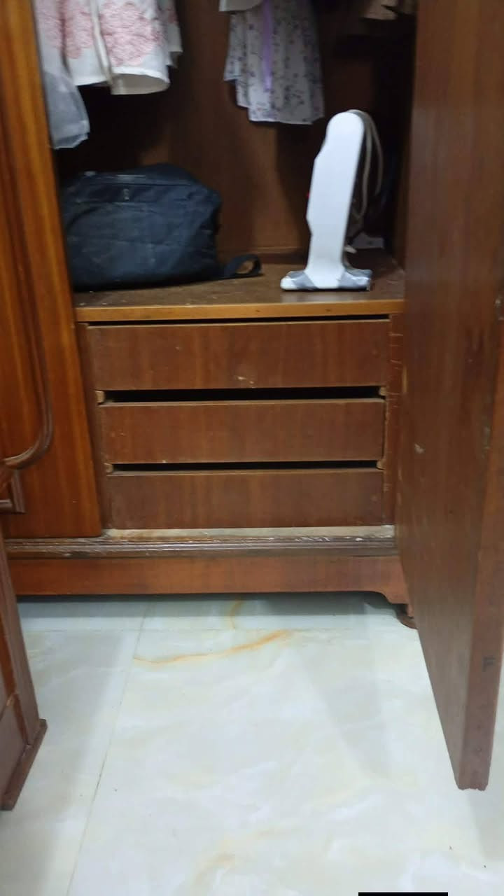 السلام عليكم غراض للبيع كملن وسعرة *********** وات ساب
