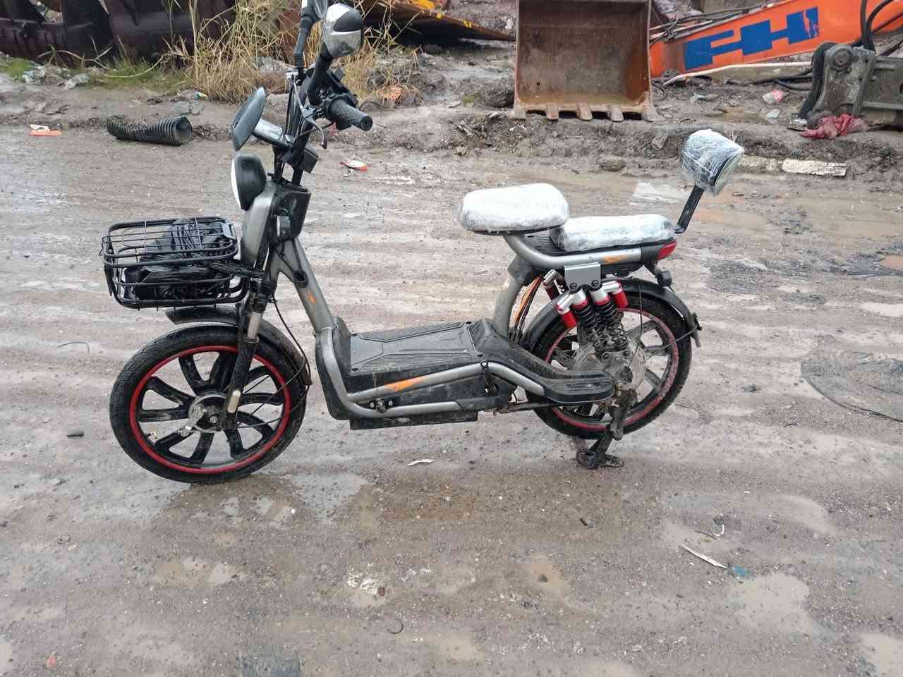 السلام عليكم ماطور شحن للبيع شرط كلشي مابي كلو شغال السعر 200 
رقمي ***********
