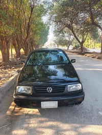 كولف فنتو 1994 رقم بغداد كير ومحرك مكفولات سيارة جاهزه  صبغ عام للجمال...