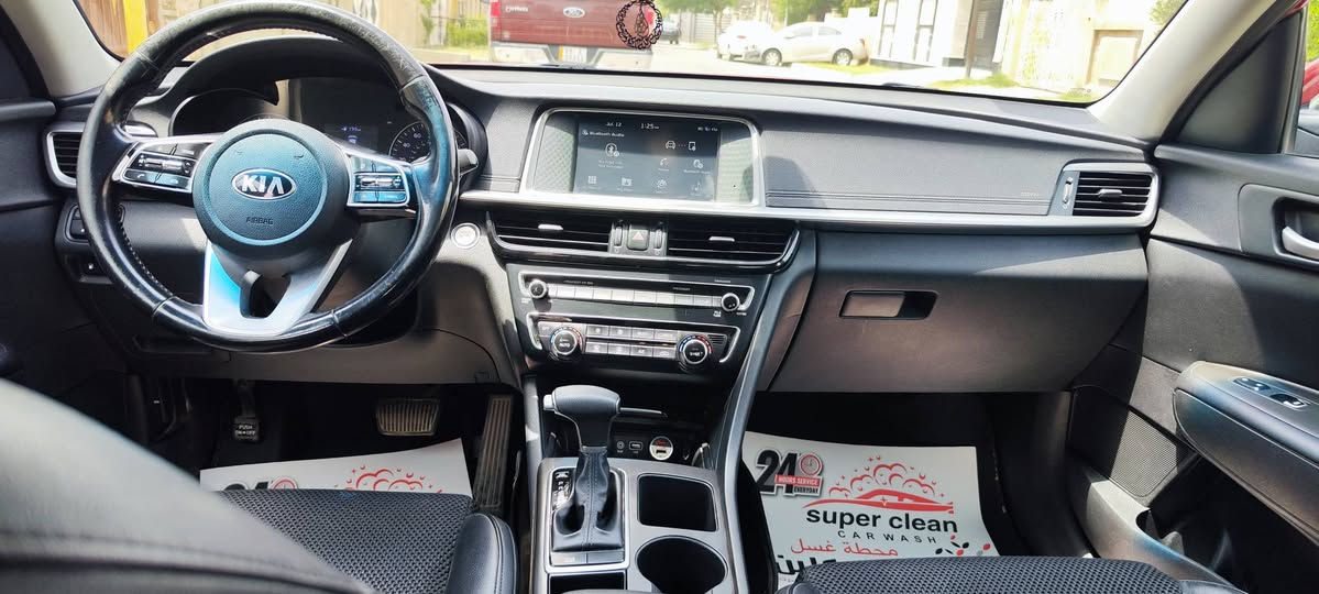 السلام عليكم
Kia Optima S 2019

وارد امريكي 

حادثها چاملغ السايق مصلح بدون ايرباگ

صور الحادث مرفقه

لون السياره ماروني

المواصفات 

1) كاميرا خلفيه

2) مكينه 2,400 GDI

3) شاشه كبيره Android Auto و Apple Car Play

4) رادار امامي و خلفي و جانبي

5) حساس خلفي 

6) تحديد مسار 

7) مثبت سرعه 

8) كشنات جلد و مخمل

9) كشن السائق كهرباء

10) تحكم بالستيرن

11) اشاير بالمري

12) نقطه عمياء

13) لد امامي و خلفي

14) حساس اطارات

15) ثلاث وضعيات قياده ايكو و عادي و سبورت

رقمها بغداد

السياره ماشيه 77 الف ميل قابل للزياده 

السعر 14500 دولار و بي مجال بسيط 

للتواصل وتساب ***********
