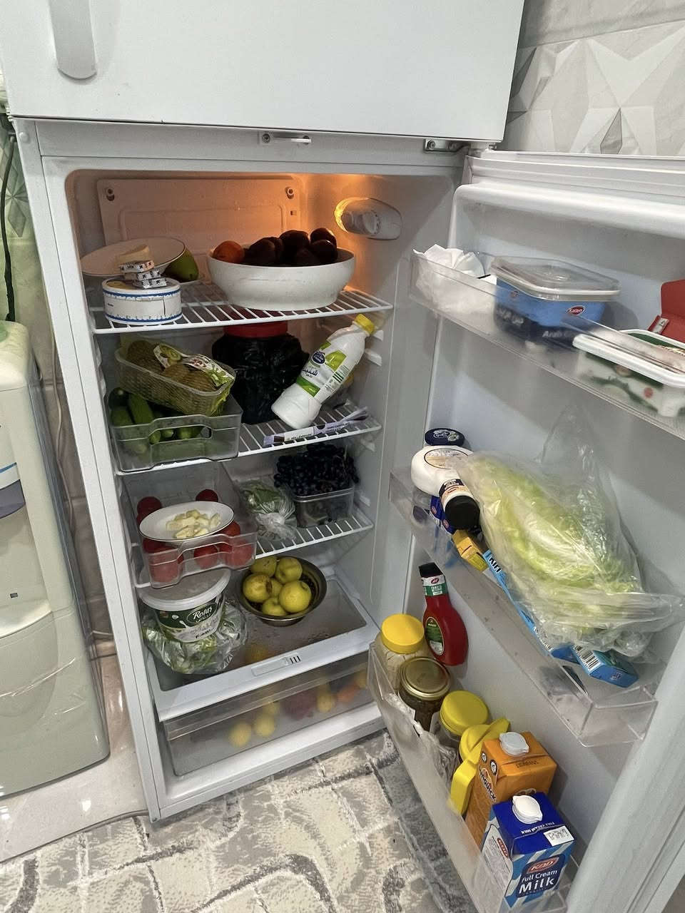 السلام عليكم .. ثلاجة عدد 2
1- ثلاجة متين 18 قدم نظيفة كُلش سعرها 200 الف وبيها مجال 
2- ثلاجة بيكو 10 قدم نضيفة بيها شويه ضرر موضح بالصورة 150 الف بيها مجال
❗️ على الفحص ابيعهم مداخلات تصليح مكفولات
مكاني الشعب الثعالبة ***********
