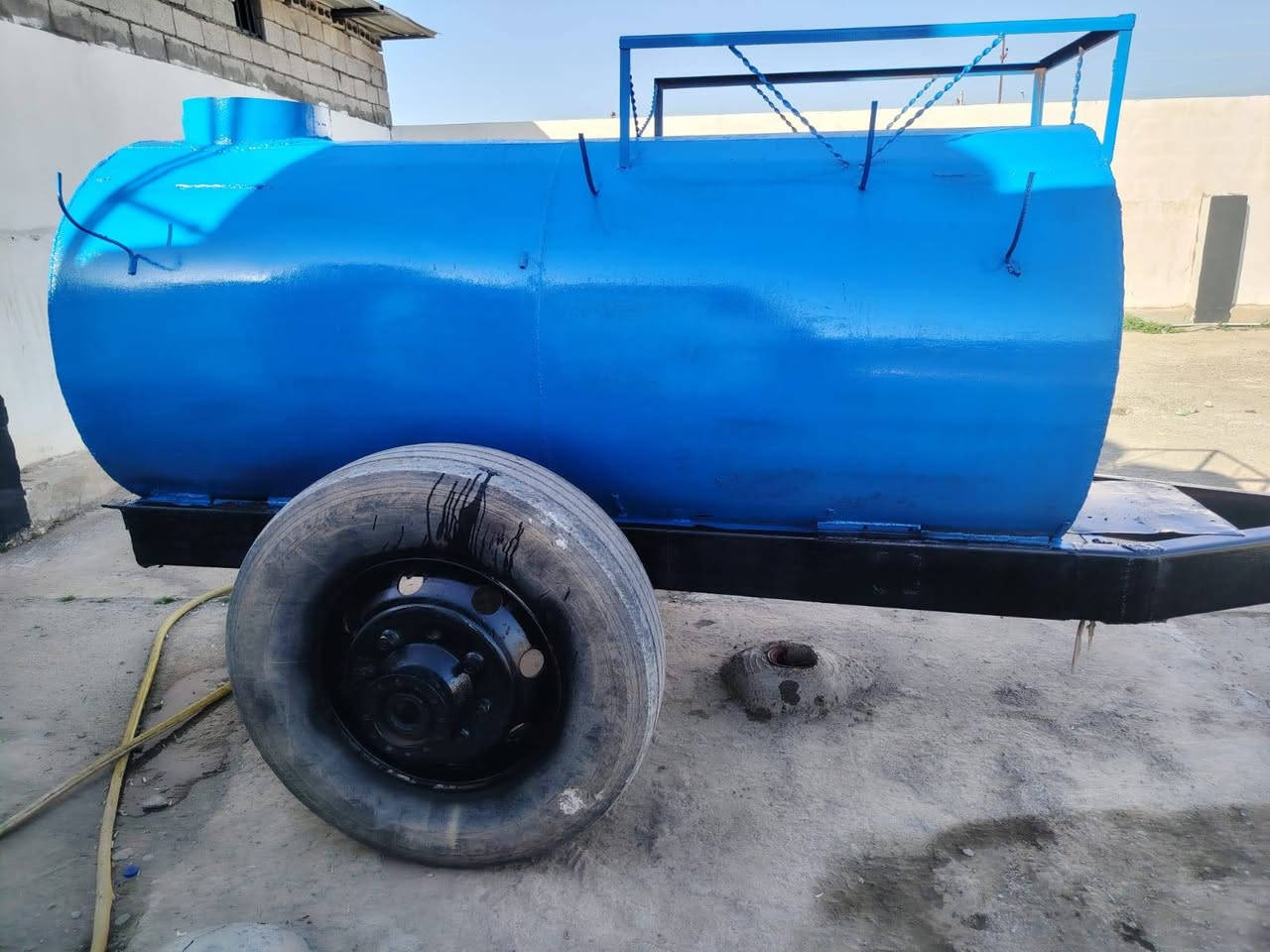 السلام عليكم 
مقطوره للبيع 
جاهزه للعمل 
السعر900الف
#العنوان_كركوك_الحويجة 
معرض الوفاء لبيع وشراء السيارات والتركترات وجميع المعدات الزراعيه الحويجه 
الشراي يتصل على الارقام التالية 
***********
او
***********
