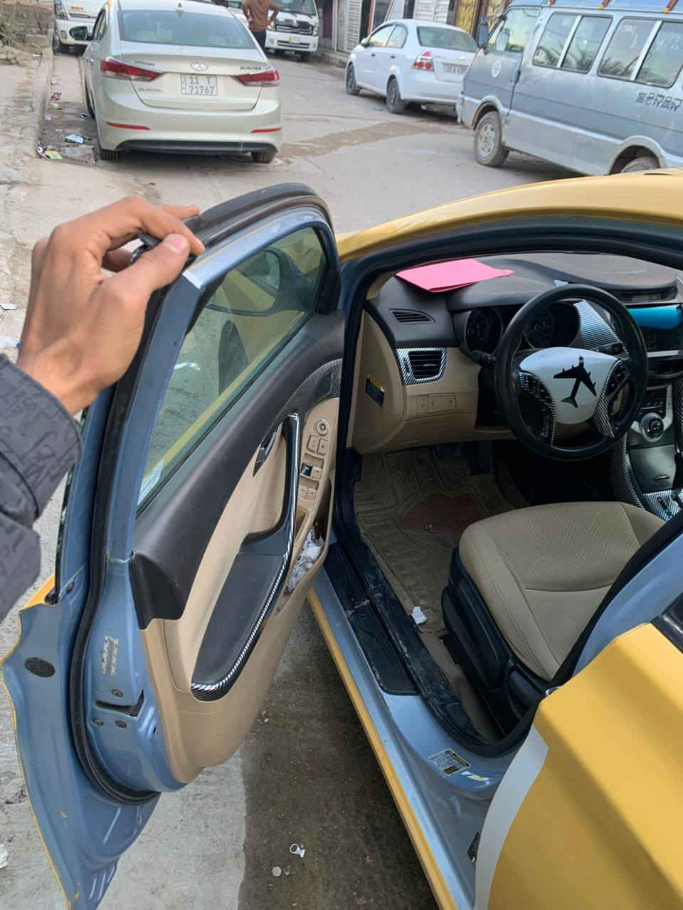 الانتر موديل 2012عليه سستم كلوب ابيض كامل خلفي وامامي السياره حادثهة بنيد وجاملغ سعر95وبيهة مجال البلديات ***********
