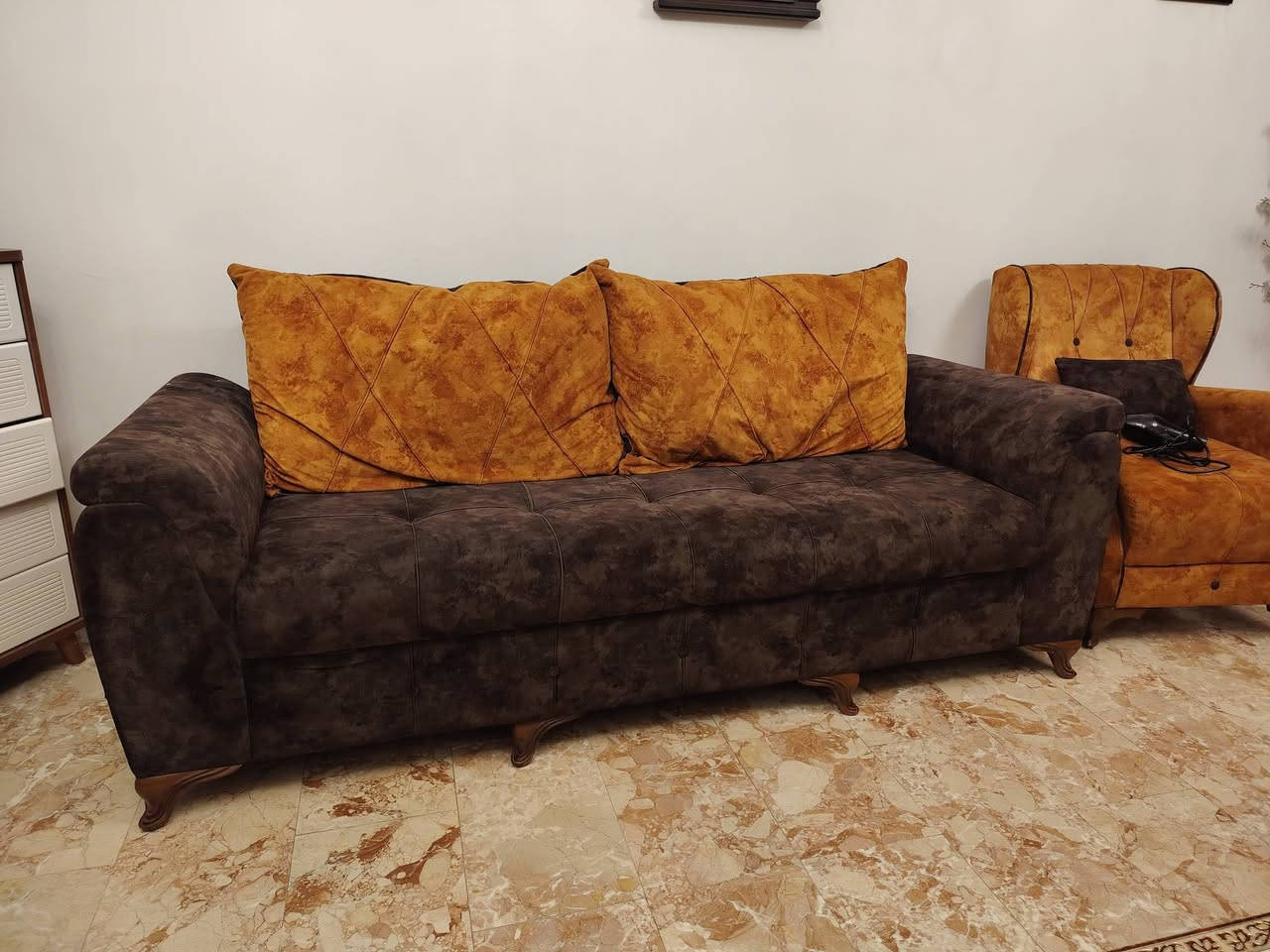 سلام عليكم
تخم ١٠ مقاعد نضيف  خشب ثقيل اسفنج ضغط عالي  النظافه كما موظح بالصوره ٦٠٠ الف  بي مجال للشراي المكان بغداد حي العامل.


**إذا كنت صاحب هذا الإعلان وتريد حذفه لأي سبب، رجاءا أرسل رسالة إلى الدعم الفني**