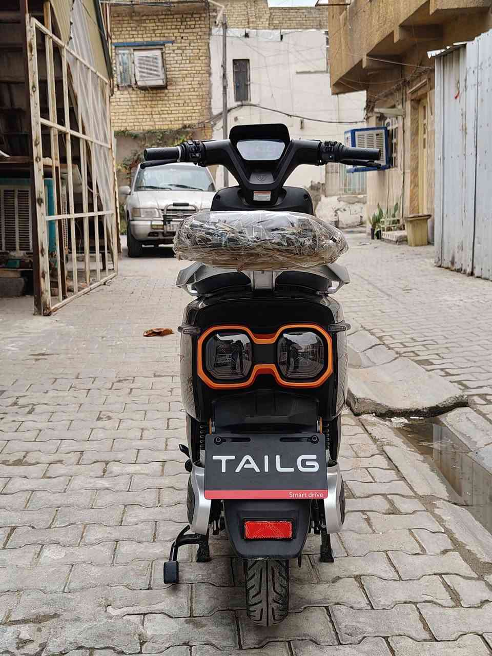 السلام عليكم عندي دراجة شحن Tailg ام عيون موديل 2025 للبيع نظيفة مثل مواضح بالصورة بطارية اصلية تدوم فترة طويلة؛ انارة LED قوية بالليل دراجة محترمة السعر 950 وبي مجال للتواصل على الرقم ***********
