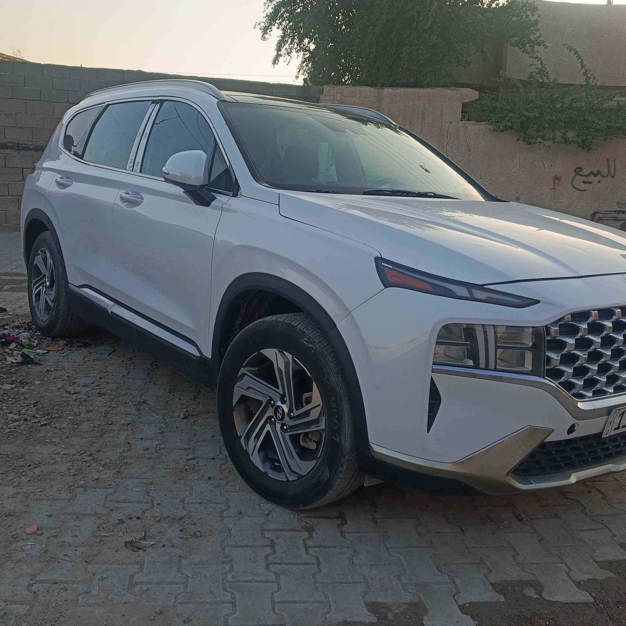 سلام عليكم ورحمة الله على جميع الاخوه المحترمين
سنتافي 2023 وارد امريكي
حادث جاملق.وباب اليمن مبدلات ابيض ومصبوغات 
توحيد لون بارد باب السايق شي قليل ول باب الوره 
السايق بارد وصبغ قليل  جملق جهت السايق نفسه معمر ومصبوغ ايرباك دشبول وبرده وكشنات بعدهن ممسويهن 
المحرك 2500 تبريد شركه بدون شواصي ولا لغد 
يم القبق البانزين بارد 
البنيد بي شبرين دعديل وصبغ 
المذكورات هذن 

فول بنرامه 

كامرات 4 
بصمه 
 بسمي السياره 
مكان بغداد 
السعر 208 بيه مجال شي قليل 
***********
