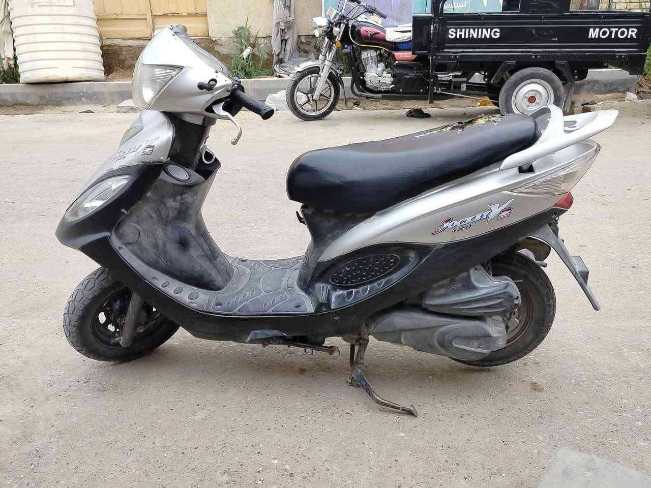 سلام عليكم 
دراجه للبيع كامكو موديل 2013 دراجه جاهزه ما عايزها كلشي محرك مفتوح فقط ابيعك محرك لا تنقيص ولا تبخير س425 وبيها مجال مكان رفاعي 
للستفسار ***********
