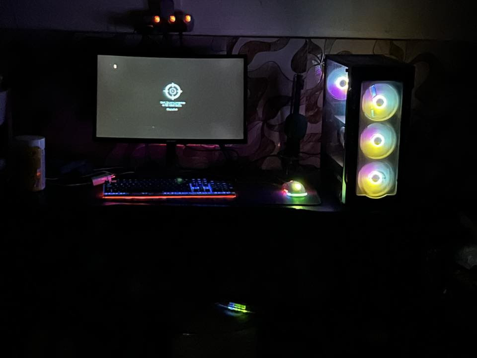 سلام عليكم عنديل Pc  للبيع
وماعرف سعرها هسه بيش وريد ابيعها هيه وشاشه وميز وموس وكيبورد وكرسي كلها شلع قيم واخذها بس كون سعر لا يضرك ولا يضرني للتواصل ***********  وهاي موصفاتها كدامكم كلشي تشغل وسلسه
