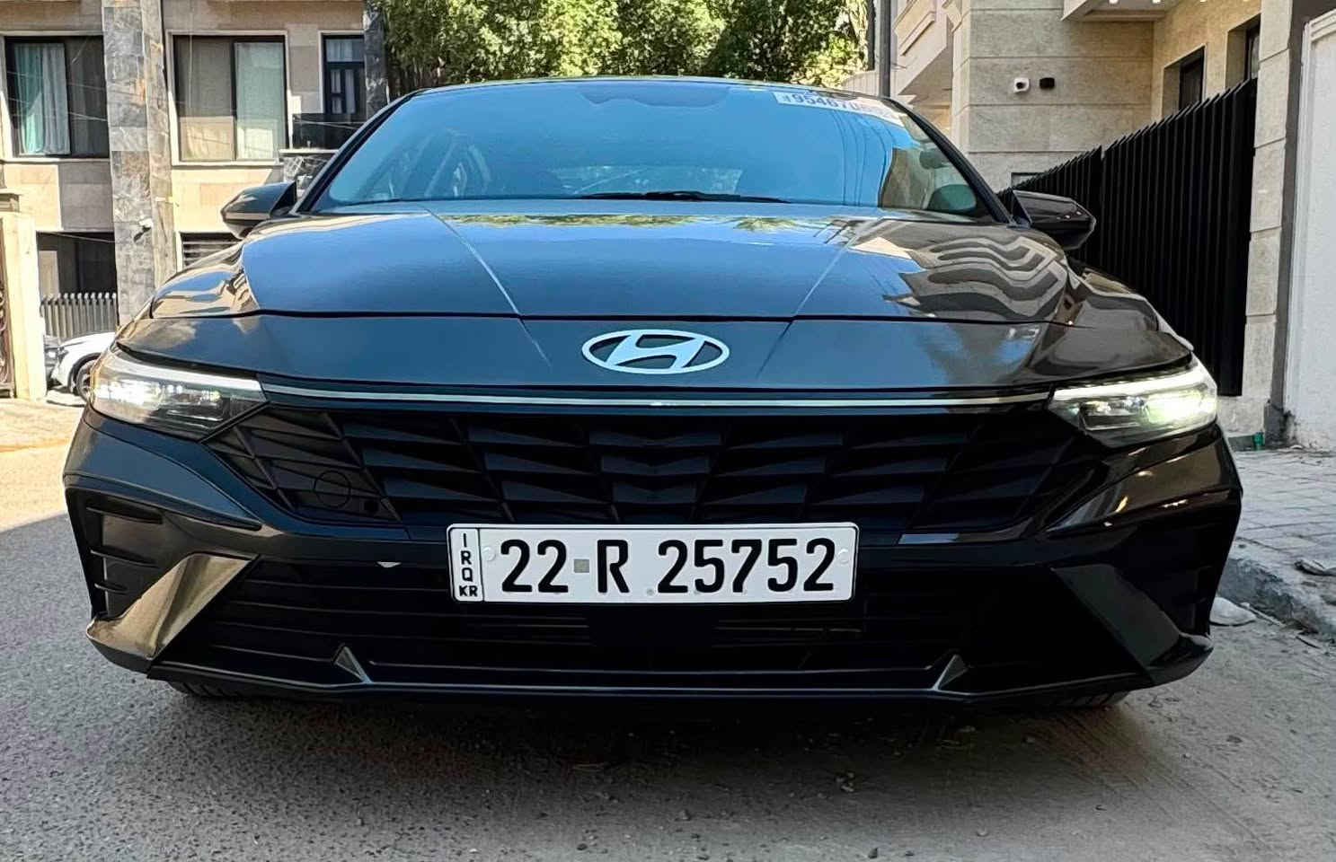 السلام عليكم
هونداي النترى 2025

وارد أمريكي 🇺🇸 

ماشيه 1000 ميل زيرو زيرو

كير محرك شركة 

دخول جديد البارحه اترقمت

صور الضرر راسلني وتساب
حادثها ضربه خفيفه بلصندوك وبعدها على وضعها ودعاميه 
⸻

المواصفات:

 • محرك 2000 DOHC دوش

 • رادارات 360° ❗️

(أمامي / خلفي / جانبي نقطة عمياء ⚠️)

 • تحديد مسار + سياقة شبه ذاتية

 • توقف ذاتي عند الاقتراب🚫

 • لايت زينون  Led 

 • كامره خلفيه دواره

شاشة متصل تدعم نظام Android Auto +Car play 

 • تحكم ستيرن 

 •  وضعيات قيادة 4

 •داخل اسود 

 • منافذ USB / AUX / 12V خلفي امامي

‏ • ABS + مانع انزلاق

 • حساس إطارات

 • ويل كب 

العنوان بغداد زيونه

للاستفسار ***********

السعر 154 🔒 قفل قفل بغداد, العراق
