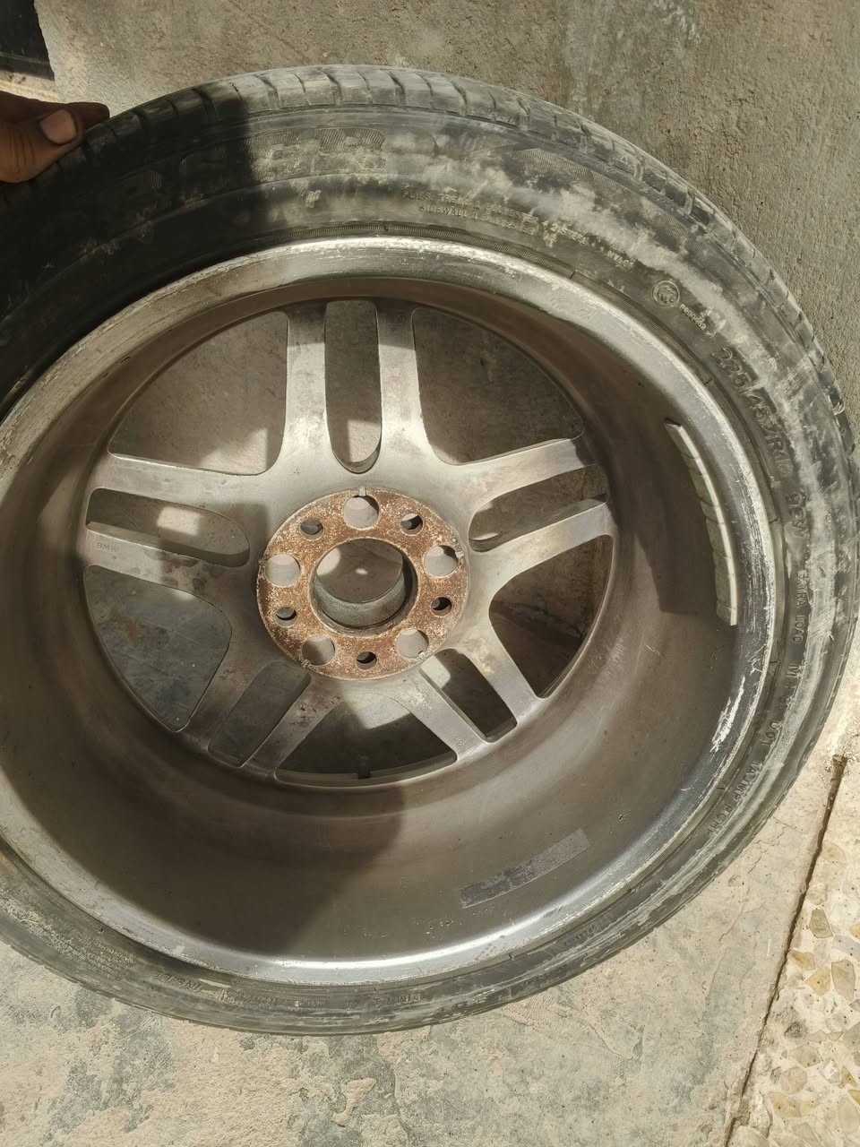 السلام عليكم عندي تخم ويلMللبيع تأيرات نضاف 
السعر 300وبيهن مجال ***********
