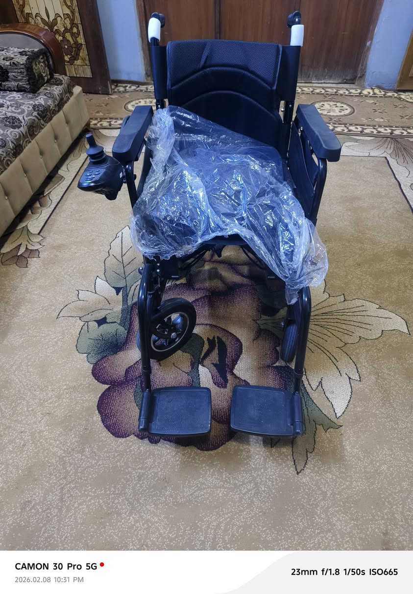 متاح عربانه شحن. بعد مامستخدمه.  بس نفتحت من الكارتونه وشدوها. ***********
