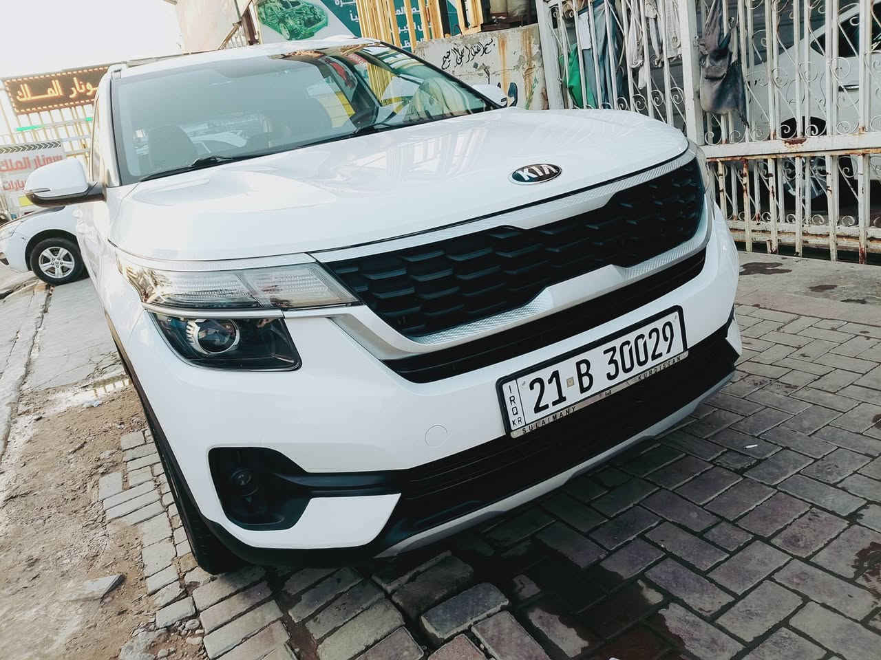 .السلام عليكم سليتوس اللبيع موديل 20 خليجي سياره
فول مواصفات سياره 1/1 كير محرك تبريد مكينه كفاله عامه بلادي تخم تاير شواصي مكفولات بلادي 
مكفول من الضرب لا تبديل لا صبغ بارد قليل بيه 
سونار موجود بل رقم سليمانيه شكل جديد نكليزي سنويا جديد هزه جديد بسمي  جاهزه بل عافيه ياخذها 
سعار سياره 153بي مجال شي بسيط 
العنوان بلديات نتصل وتدلل عله رقم 
***********
