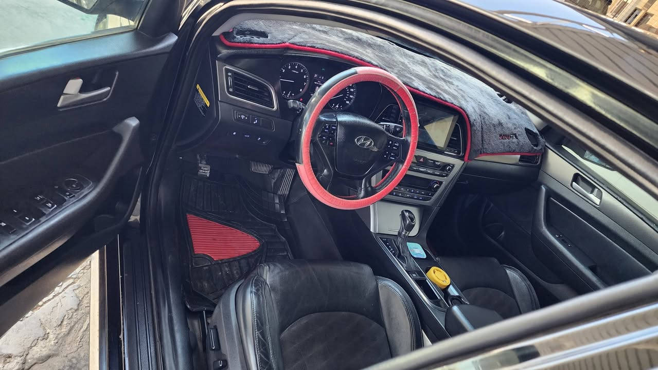 سوناتا 2016 أمريكي دخول كلين 
وهنا بالعراق صار بيهه بنيد وباب خلفي بدون داخل 
السياره فول عده البنراما 
رقم بغداد 
السياره جاهزه من كلشي 
السعر 118 مكان السياره بغداد اليوسفيه 
***********
*********** 
الخاص مغلق
