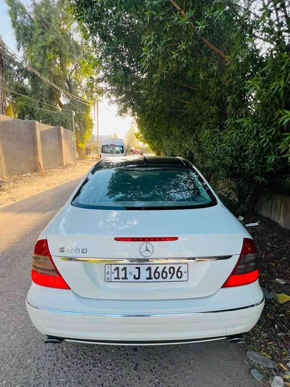 مارسيدس E350 2008
بدون صبغ 
محرك وكير كفاله
رقم بغداد بأسمي

المواصفات:
محرك 3500 كير 6 نمر
بانوراما
حساسات اماميه 
شاشه جبيره
تبريد قطعتين 
تحكم بالتبريد السائق والجهه اليمنى منفصل
كروز سرعه
ستيرن تحكم كهرباء
تحكم ستيرن 
شفتات ستيرن 
لايت زنون 
برده خلفيه كهربات 
تجوات خلفيه كهرباء والاماميه كهرباء
كشنات تدفئه 
سيدي جنجر
اناره ليليه داخليه 
كشنات تحكم كهربائي
خزن ميموري 
شاشه عرض عطلات 
اشاره ترحيب 
كشنات جلد 
السعر 155 وبيها مجال 
للاستفسار الاتصال على الرقم التالي ***********
