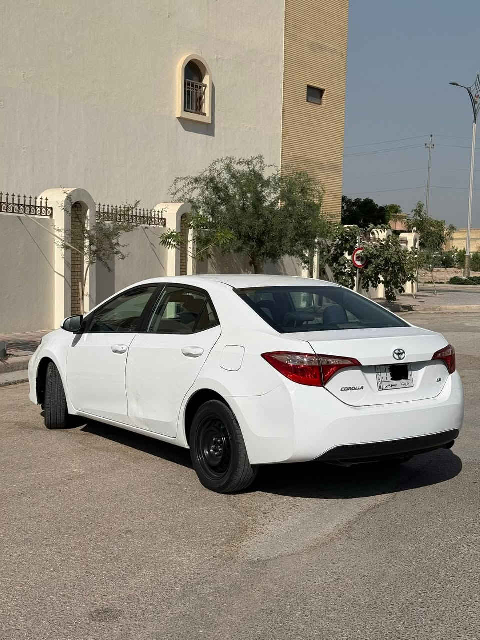 سلام عليكم 
كورلا 2018
حادثها جاملغ ايمن وباب الصدر
بدون اي دواخل
وبارد بالباب خلف السائق 
ماشية 122
مواصفات اعتيادية
شاشة
كامرة
تحكم سترين جهتين 
مثبت سرعة
السعر 123 ورقة
مكان السيارة كربلاء
***********
