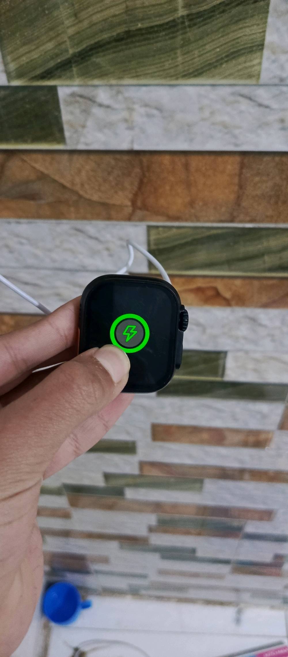 هاي الساعه الكترونيه تحمل ست اسيوره الساعه عالشحن وتحمل التطبيقات بيا حاسبه الكثير من التطبيقات✨