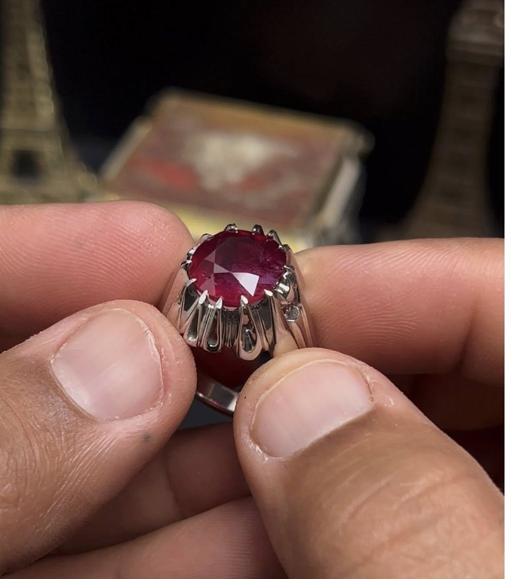 ياقوت افريقي فرط الرمان
ياقوت افريقي فرط الرمان الاحمر 

صياغة يدوية اصيلة من ورشة (كوثر)

عيار 925. طلاء راديوم دزاين انيق جدا

…

الموديل صياغة يدوية راقية ثقيل 

خاتم قطعه وحدة فريدة 👆👆

@إشارة

للاستفسار 
اكثر عن السعر راسلني عل الخاص لطفا 
أو الاتصال ***********
موجود واتساب عل هذا الرابط 
‏مراسلة احمد الربيعي الصائغ كهف الاحجار عبر واتساب. https://wa.me/message/OEI26QOEYZ7TO1
