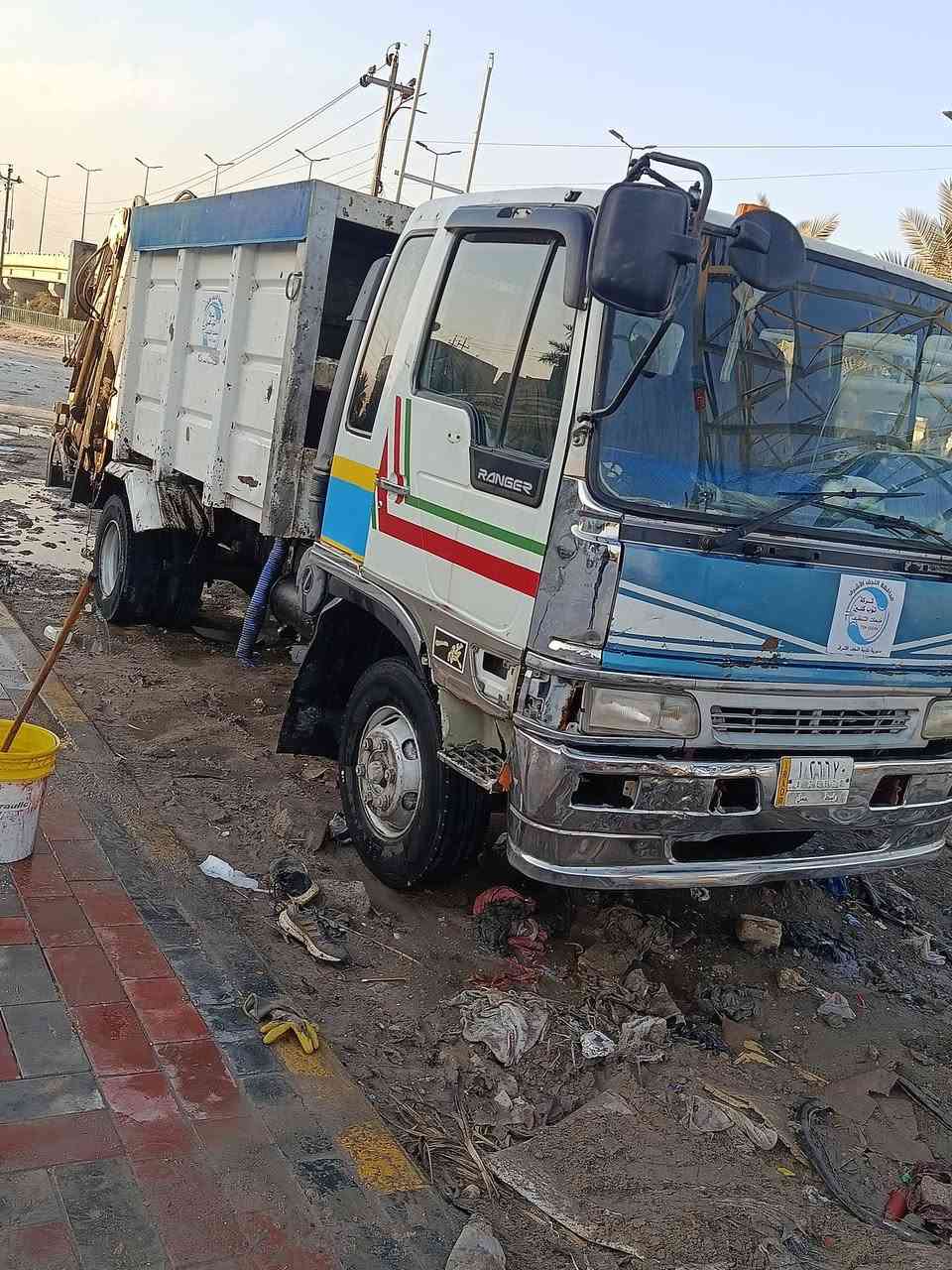 السلام عليكم كابسه نفايات للبيع مكينه سوبر 70 هستوني شاده كير جديد اكسن مكفول شاصي مكفول تخم تاير هستوني شاده السيارة جاهزة للعمل للاستفسار 

***********
