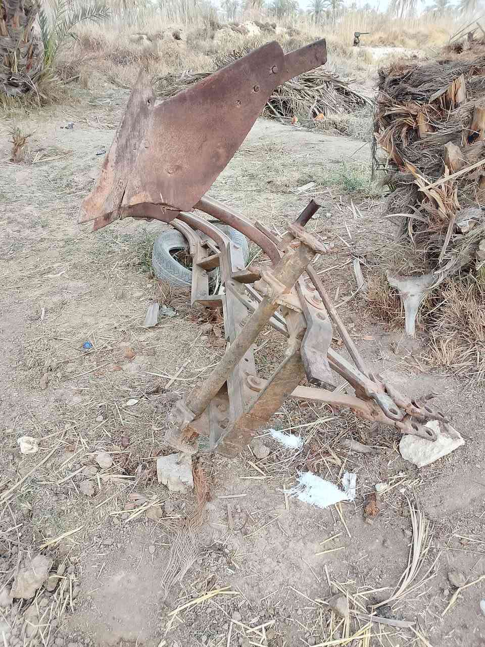 سلام عليكم مكينه للبيع هيه وراه فدان وديج وخرمتشه بس الخرماشه شويه يرادلهه ترتيب المكان بابل ***********
