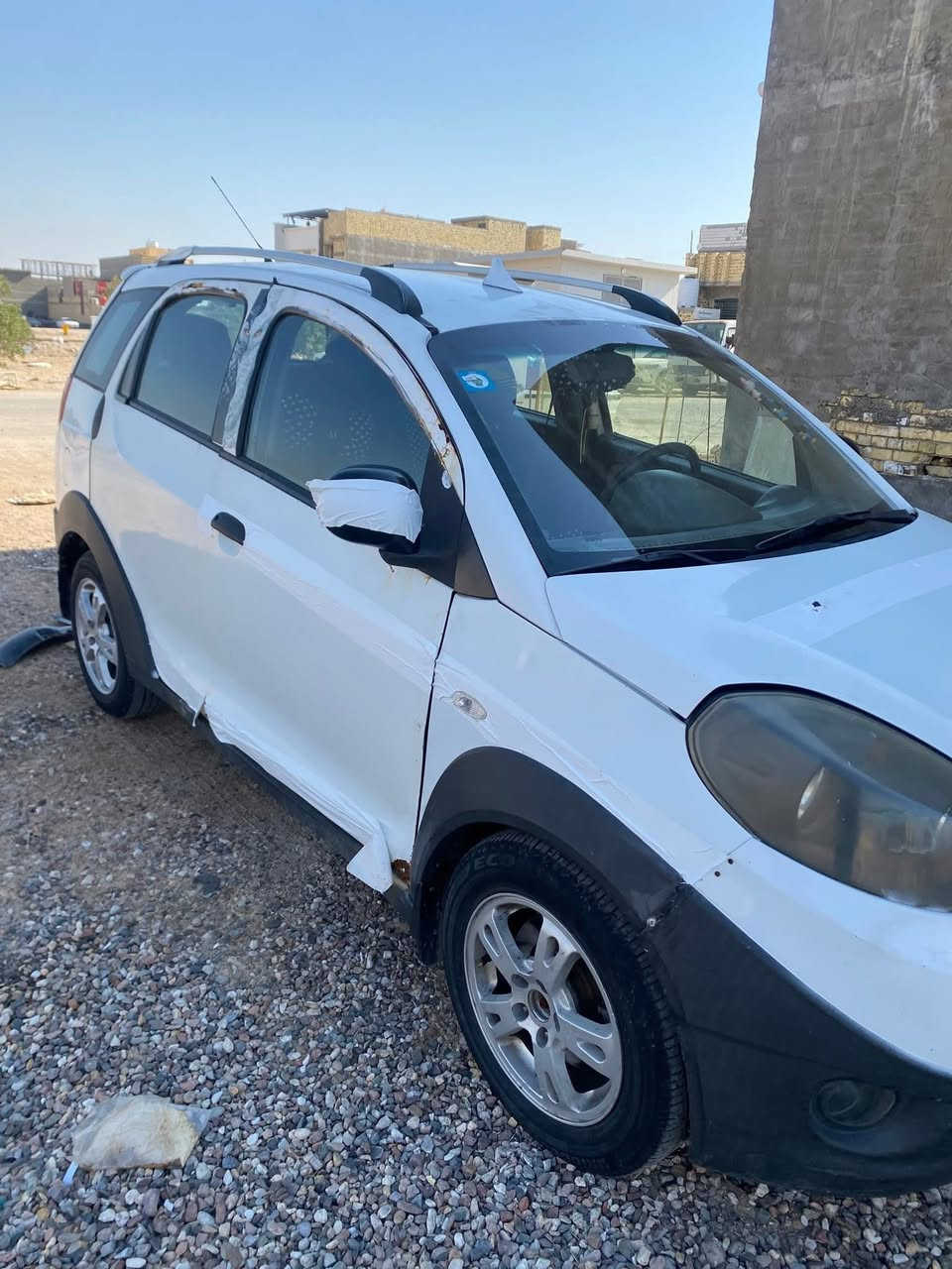 السلام عليكم شيري اكس وان كير مكينه تبريد كله شغال وكفاله بس البدي شوف العين بي خياس قليل سياره جاهزه سنويه ب اسمي رقم جديد وسنويه جديده تحويل ثاني يوم مكاني البصره القبله حي بغداد
***********
