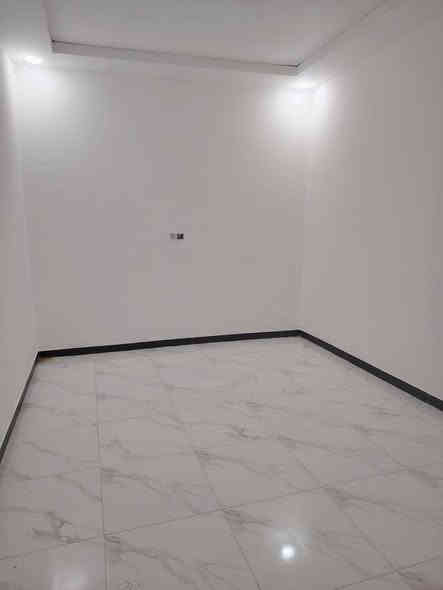 ببركة الزهراء عليها السلام 
بيت للبيع حي اور الثانية المساحه 100م
طابقين كونكريت بناء 2025
الطابق الأرضي مكون من استقبال ومطبخ وصاله وغرفه وصحيات 
الطابق الاول معزل درج خارجي 
يتكون من غرفتين وصاله ومطبخ وصحيات 
السعر  ٢١٠
للإستفسار والاتصال على الواتساب على الرقم  *********** سيد احسان  
مكتب شمس الأهواء ناصريه شارع 30
