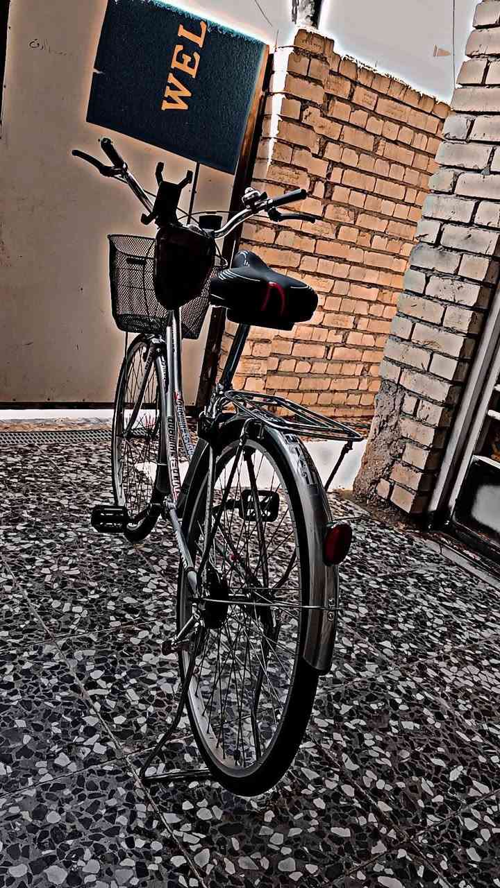 بايسكل نوع بناتي للبيع مستعمل
حجم 26 ياباني اللون رصاصي 
نضيف السعر 60 وبيه مجال 
المكان /بغداد شهداء البياع
للاتصال/***********واتساب
