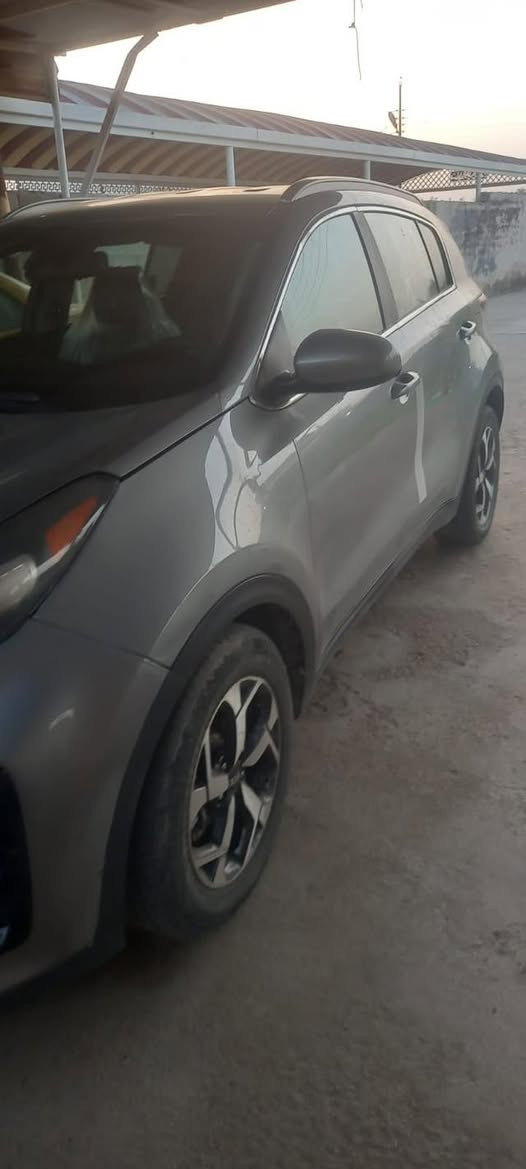 السلام عليكم …سبورتج موديل 22 سياره بيها جاملغ وبنيد بدون تبديل وبدون دواخل ليبل واحد السياره نظيفه 
التواصل /// ***********
