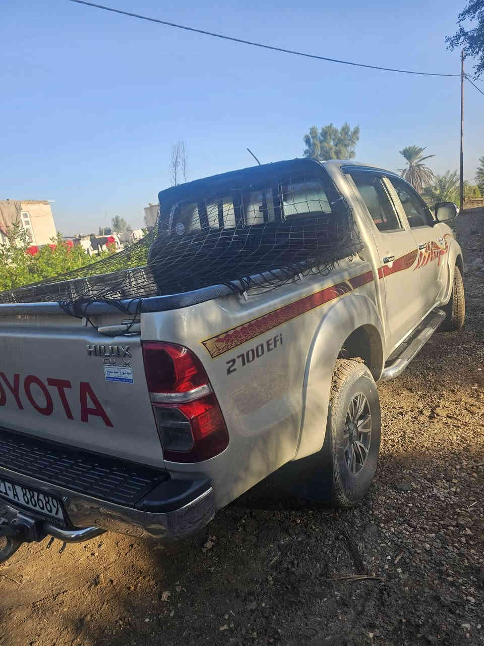 هايلوكس للبيع كفله سياره سعر ٢٠٠وبيه مجال شي قليل لون سلفري عنوان  واسط نعمانيه ***********
