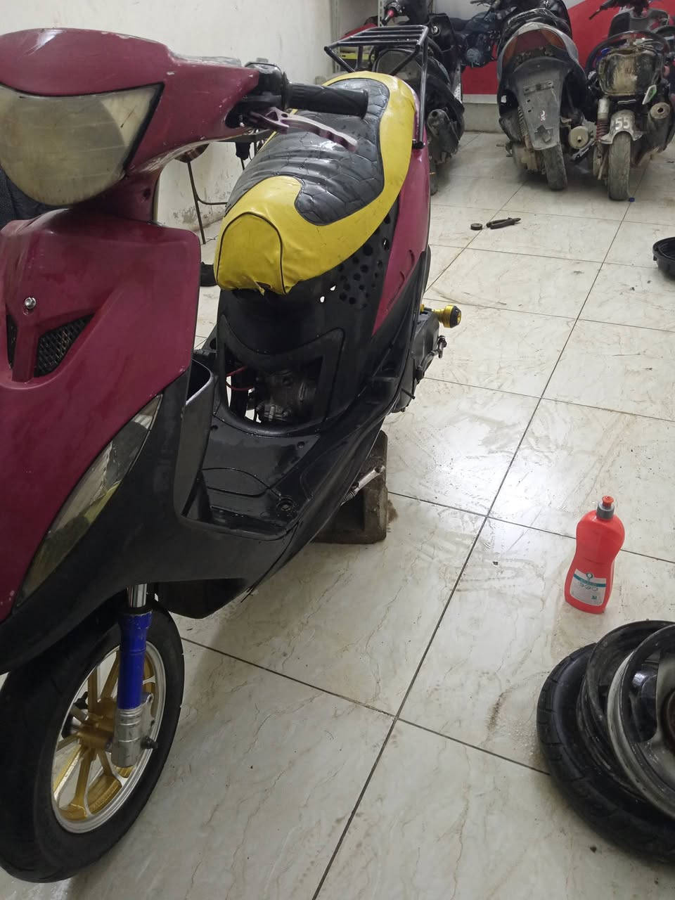 سلام عليكم شباب لبيع ماكس دراجه خير من الله 4ولفات 
بيها تزويد مكاني بعقوبة فلكت لمين رقمي***********بي وساب
